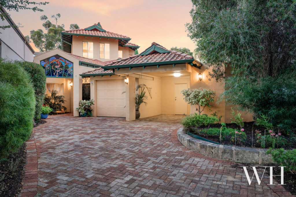 4459618